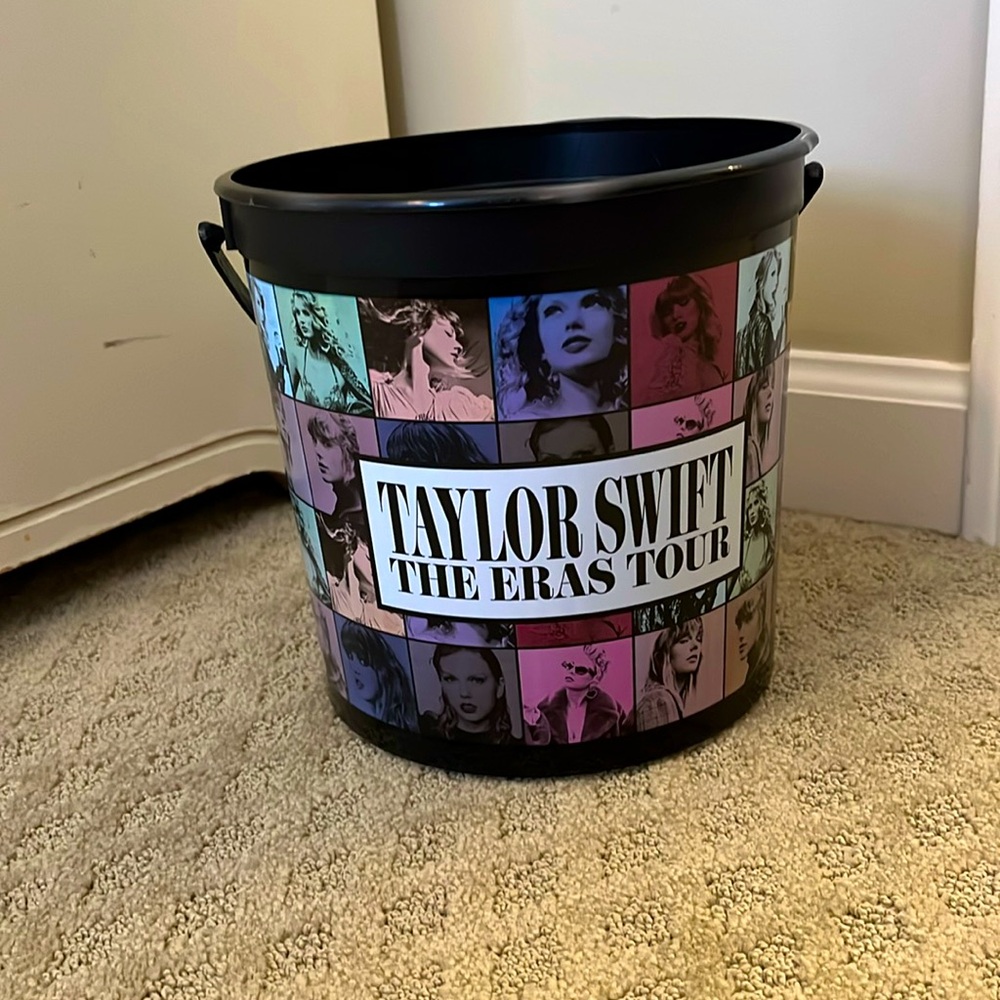 Taylort swift the eras tour bucket